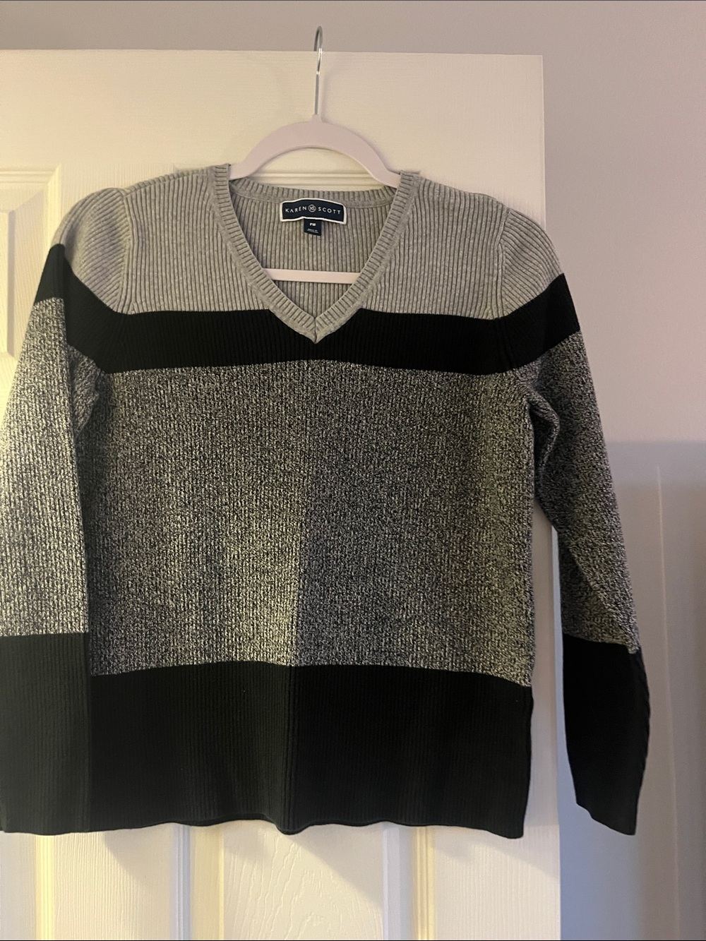 Karen Scott Men’s V-Neck Colorblock Sweater in Gray and Black
